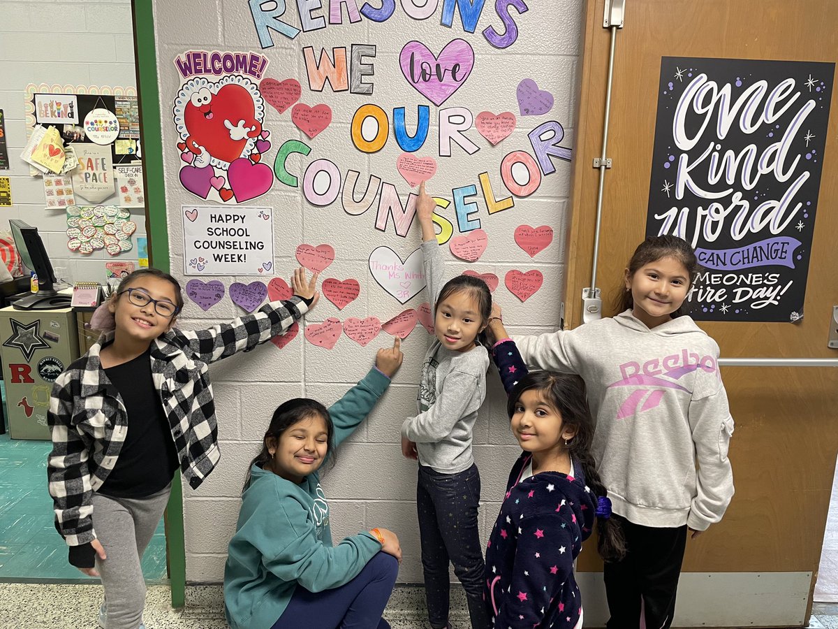 mswhite_mawbey1's tweet image. Feeling loved by my friends in 3R! You all made my day with this great surprise! #SchoolCounselingWeek #njsca #asca