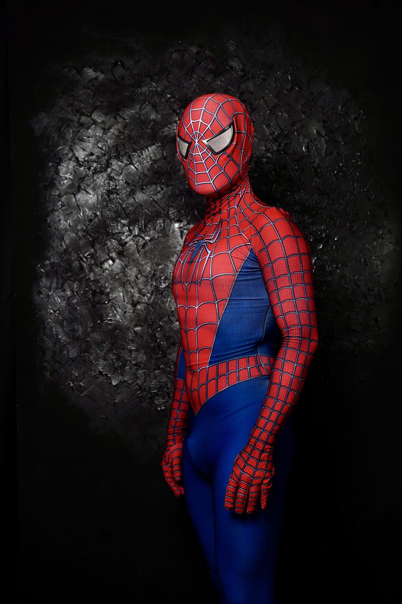 KHOMKRITLIN's tweet photo. I’m so excited about my 34th BD that I “webbed” my pants! Happy birthday to me!

📸 by @binahook 🙏
Webbed by @therpcstudio @therpcstudio_ 
Edited by me 

#spiderman #spidermancosplay #Cosplay https://t.co/qxBECdr60Q