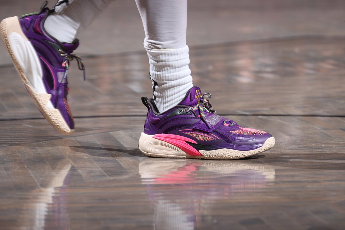 kyrie irving signature shoe