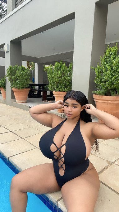 See more of this outfit here https://t.co/FxqjV3ORLX https://t.co/xkiKYp0XD6