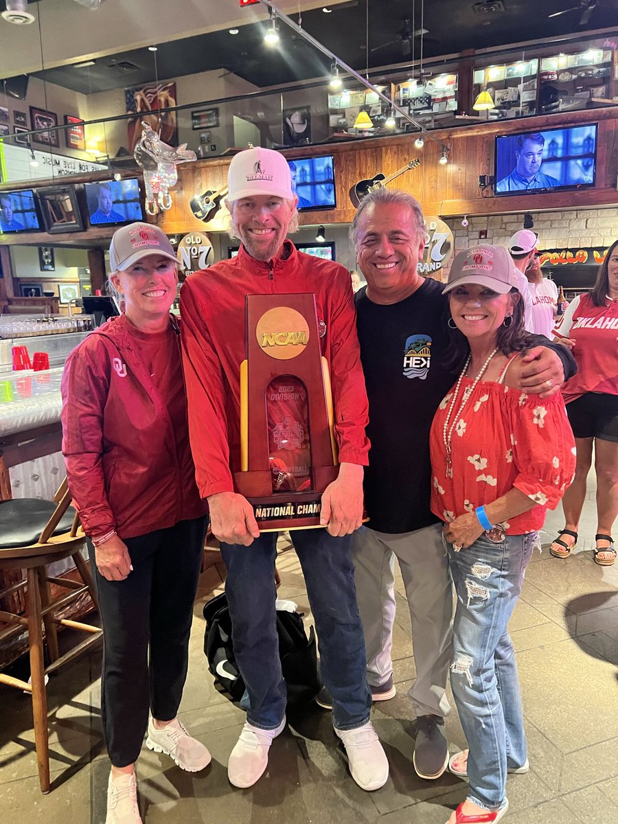 Blessed and honored to have spent time with Toby Keith. Always made me feel special. Heart of Gold. TK supported OU Softball and we made memories together winning Natty’s with Big Dog Daddy. An Oklahoma treasure. Love to Tricia and family. Rest in peace, my friend ❤️