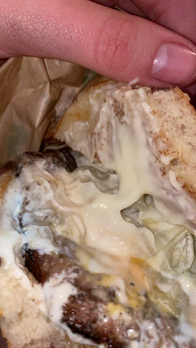 amandabriere_'s tweet photo. they gave me cumburger for paying in dollar coins https://t.co/XC8zT3FZOi