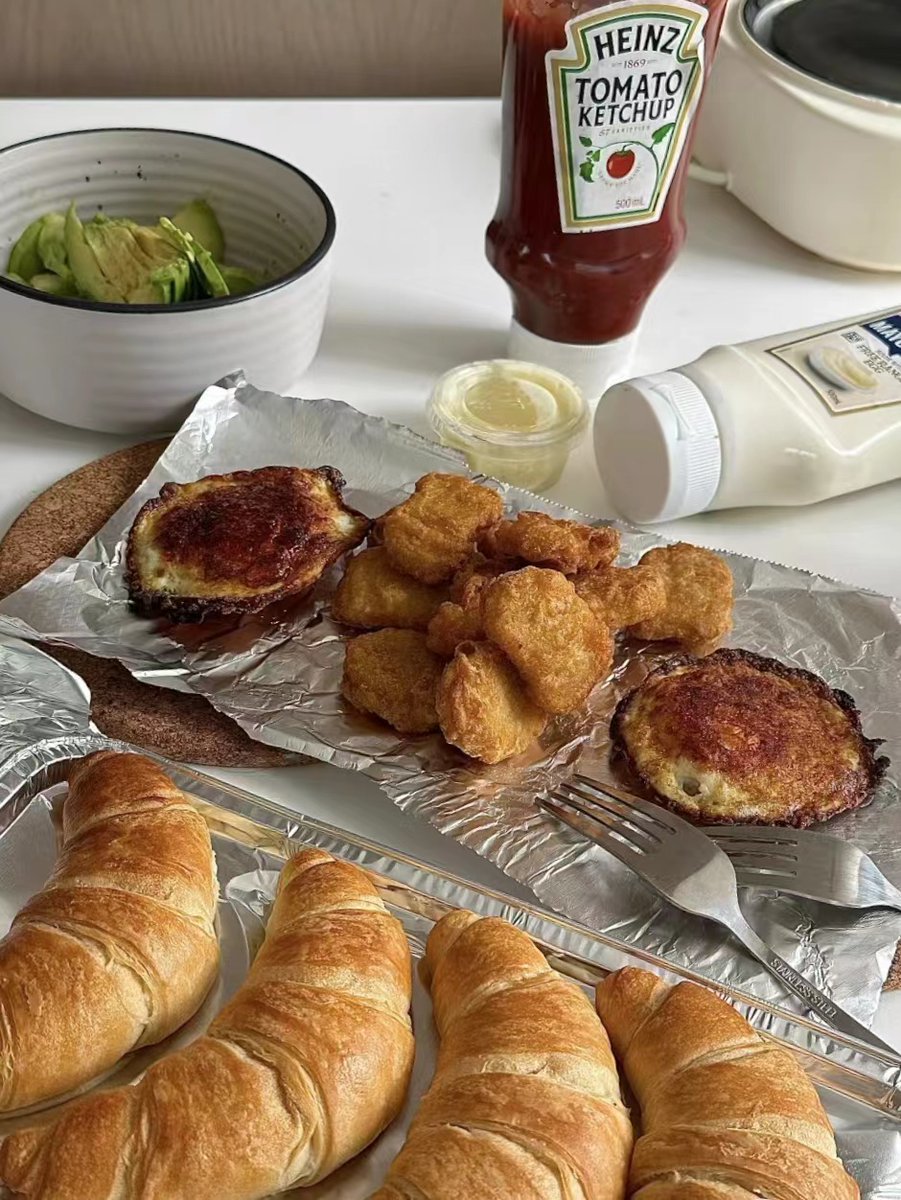 againmilfx's tweet image. Meal for two people studying abroad