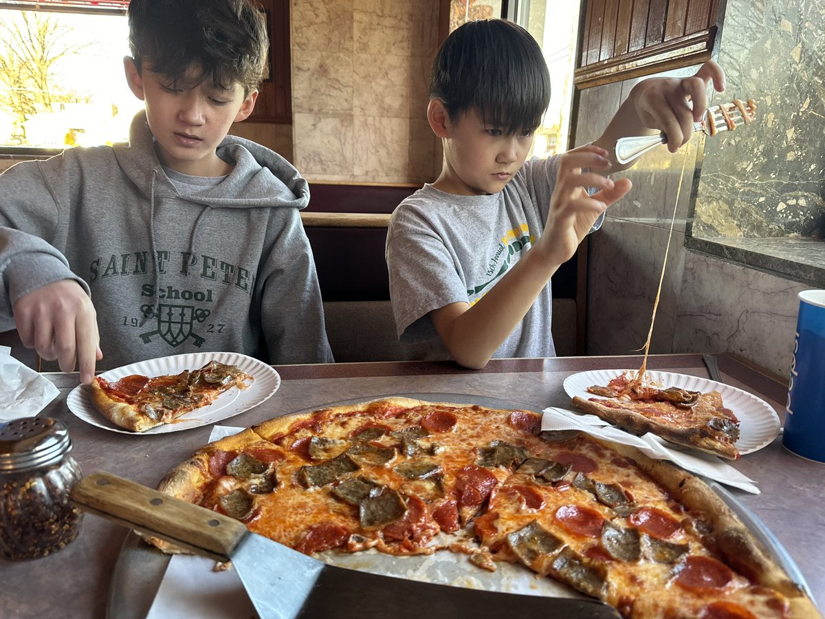 johnnycourage's tweet photo. Little over a month ago I was choking on tomato soup from this asshole tumor around my esophagus.
Today I crushed this bad boy with my sons. I'm not out of the woods yet but I'm happy for the little things.
#fuckcancer
#tint
#lglg https://t.co/lNIgCSfOmi