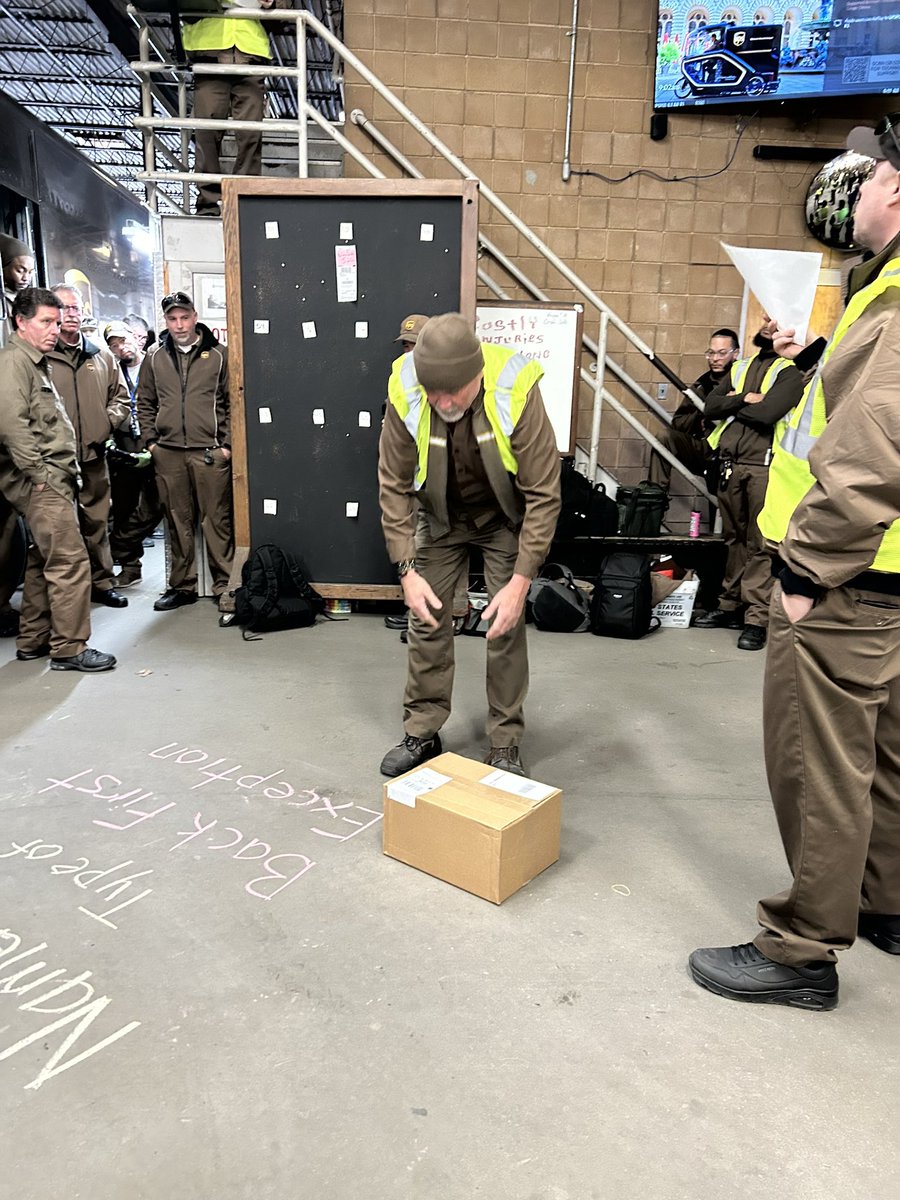 UPSManJohn's tweet photo. It’s #GuardGateActivity and we’re talking about BACK FIRST EXCEPTIONS. No not the driving ones, the kind where you lift with your back first before bending your knees! Make sure you get close to the package and bend your knees when needed, never bend at the waist! https://t.co/tEurzCPs6d