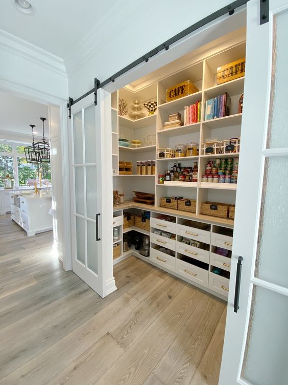 katdavbro's tweet photo. How does your pantry compare? https://t.co/eLmo9fopVT