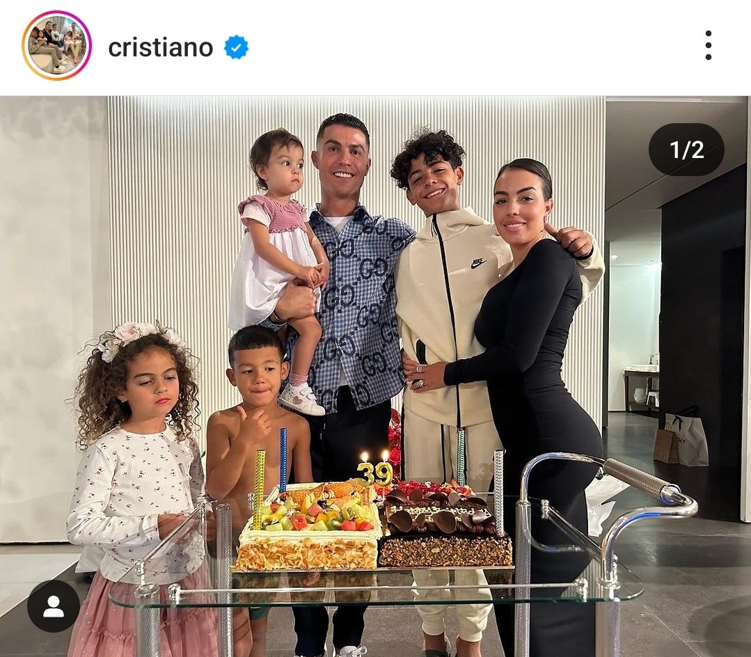 peppipets's tweet image. Essa foi a festa de aniversário de 39 anos do Cristiano Ronaldo

Só os filhos e a esposa