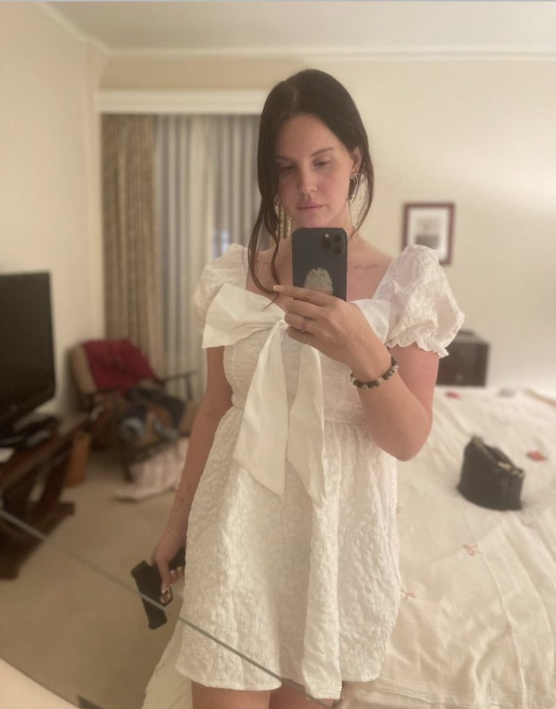 trixiebowery's tweet photo. mga hayuuup kayo ni isa di niyo ko binigyan ng grammys #summertimesadness #lanadelreygrammys  #GRAMMYs https://t.co/NOtVkrQqEs