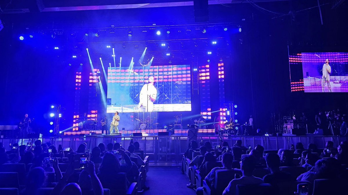 CamLivetv's tweet photo. ਆਤਿਫ ਅਸਲਮ ਆਪਣੇ ਮੈਲਬੌਰਨ ਸ਼ੋਅ ਦੌਰਾਨ LIVE..
#atifaslam #melbourne #cammarkethub #Camstudio #australia #coclive #acapellaproduction #NewsUpdate #LatestNews #metrotimes https://t.co/ASWdxhKy2M