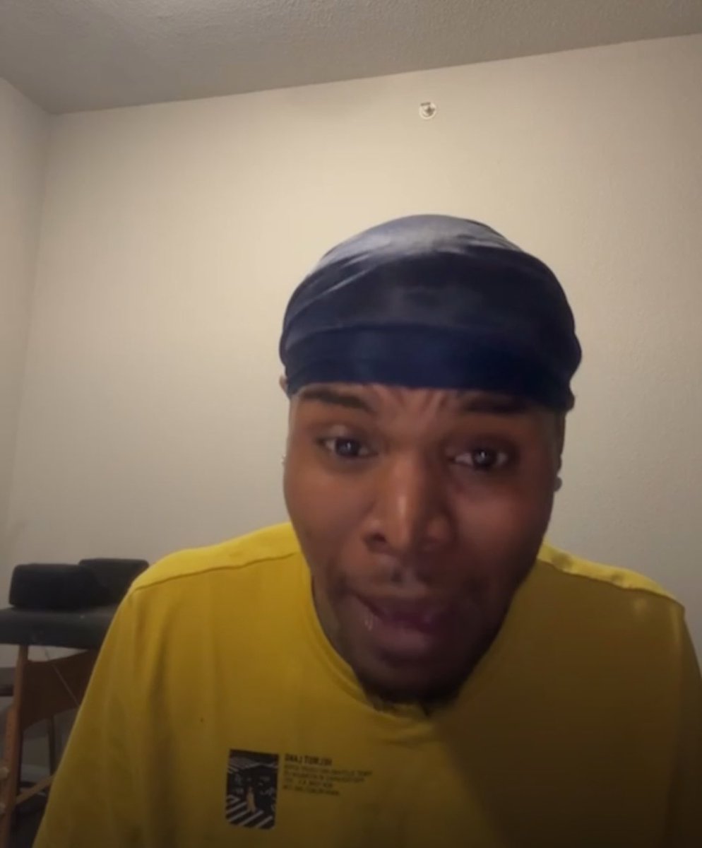 jjohnodee's tweet photo. So you’re telling me that this is the same person? https://t.co/YAPgAs4DPQ