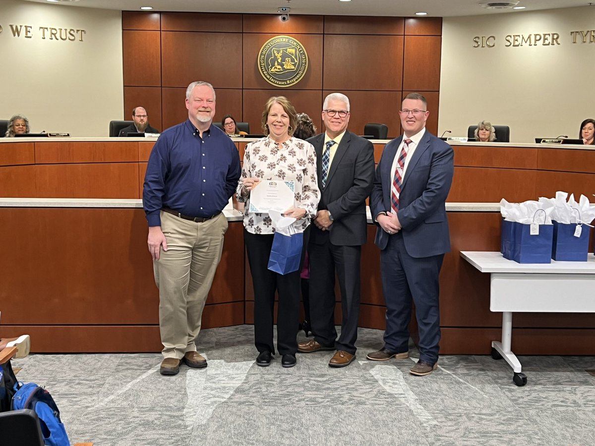 FBES Teacher of the Year, Sherri Kenley, was recognized tonight at the MCPS Board Meeting. 🐸🍎