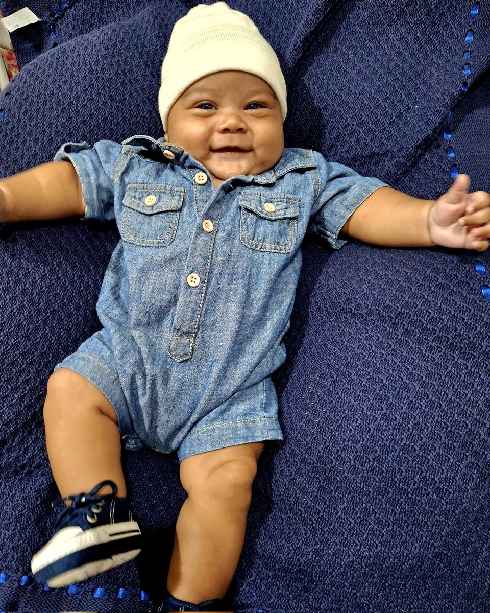 Você nasceu de mim, eu renasci de você 💙🧸⚽️🪁#AllJeans  #babyKevin #Babyboy #Babyfashion #Babyfofo 🥹✨️