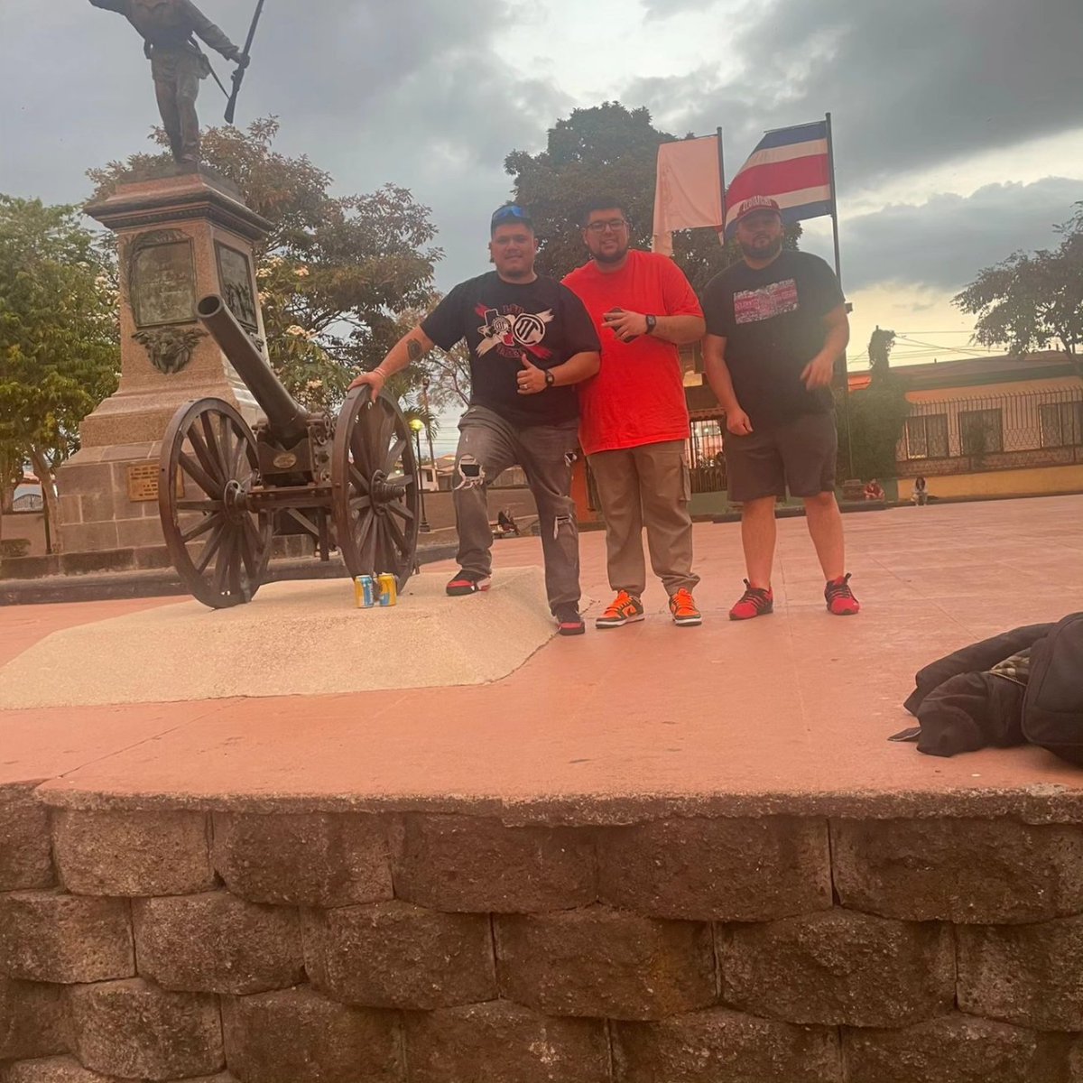 lbr_texas's tweet photo. Mamá desactiva la alerta AMBER..... me vine a Costa Rica para apoyar al ROJO 🇺🇲✈️🇨🇷 @TolucaFC https://t.co/F9pxU2ewY6