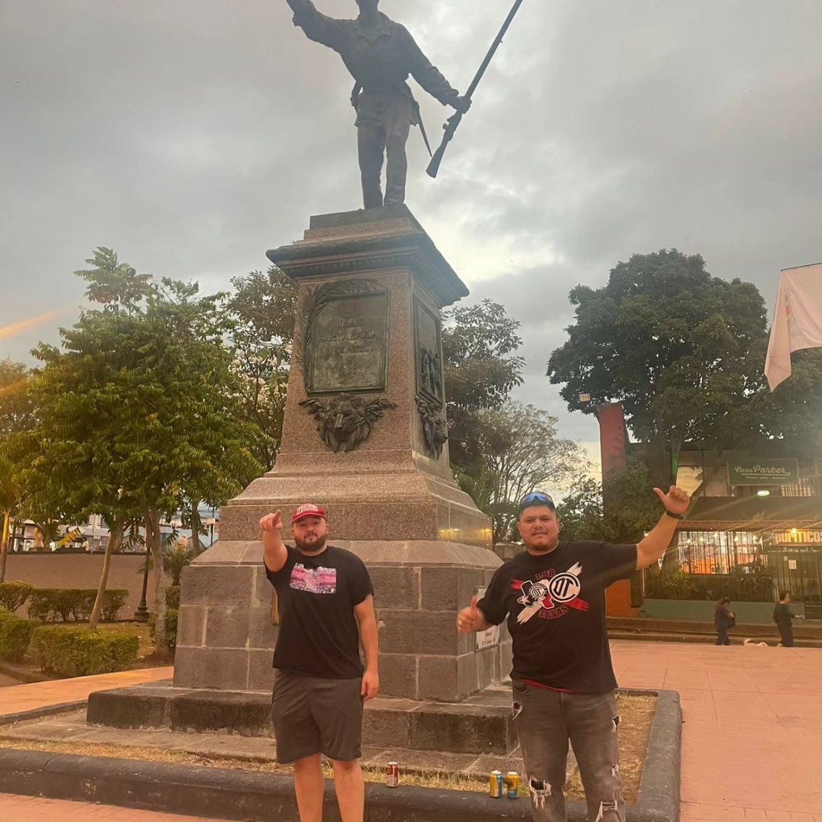 lbr_texas's tweet photo. Mamá desactiva la alerta AMBER..... me vine a Costa Rica para apoyar al ROJO 🇺🇲✈️🇨🇷 @TolucaFC https://t.co/F9pxU2ewY6