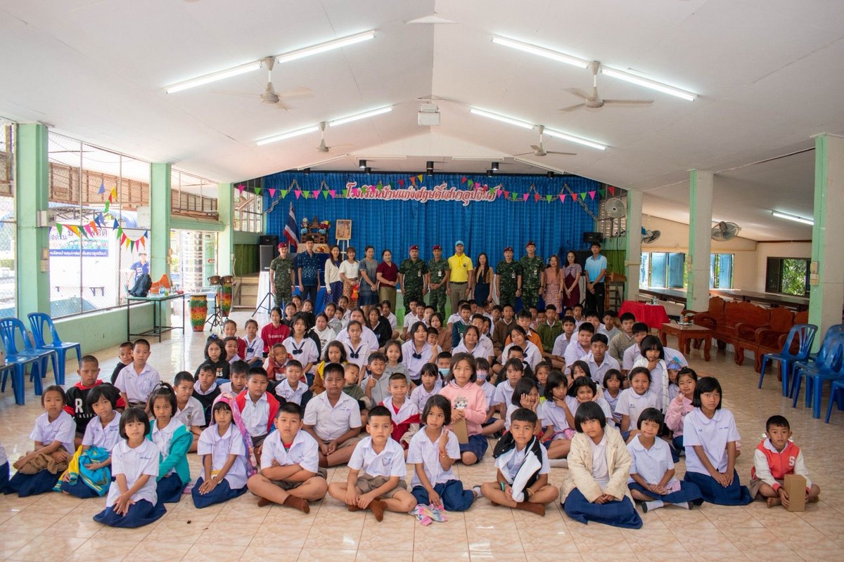 sai5SF4001's tweet photo. กิจกรรม “การเรียนรู้ประวัติศาสตร์ชาติไทย” และหน้าที่จิตอาสา การเป็นพลเมืองที่ดี เพื่อเสริมสร้างความรักชาติ ศาสนา พระมหากษัตริย์ สำนึกในบุญคุณของแผ่นดิน มีจิตสาธารณะ โดยมีนักเรียนเข้าร่วมกิจกรรม จำนวน 100 คน ณ รร. บ้านแก่งสฤษดิ์เสนาอุปถัมภ์ ม.7 ต.วังนกแอ่น อ.วังทอง จ.พิษณุโลก https://t.co/bjQhreErrf