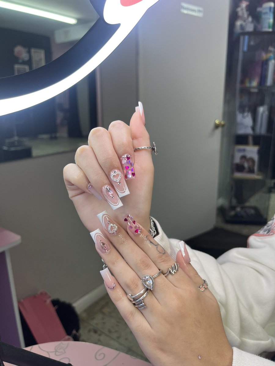 sweetI3aby's tweet photo. book with me💓
https://t.co/vAE0CyKUOr https://t.co/SjrEpty7An