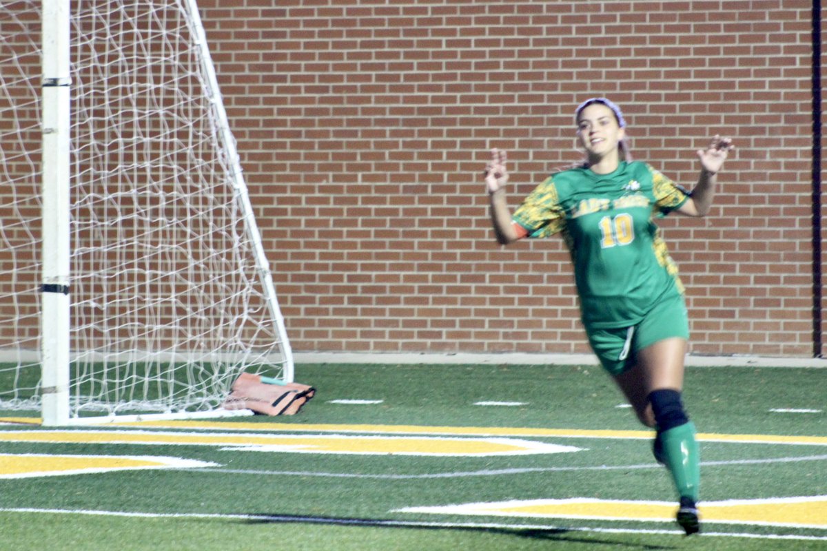 So if 3 goals is a hat trick, then what do you call 7? Great game Elle Walker, & great game Lady Irish! (DHS 9-JOCO 3) ☘️ @sportsguymarv @ConnorHines17 @OfficialGHSA @GPBsports @WGXAnews @41NBC @MaxPreps
