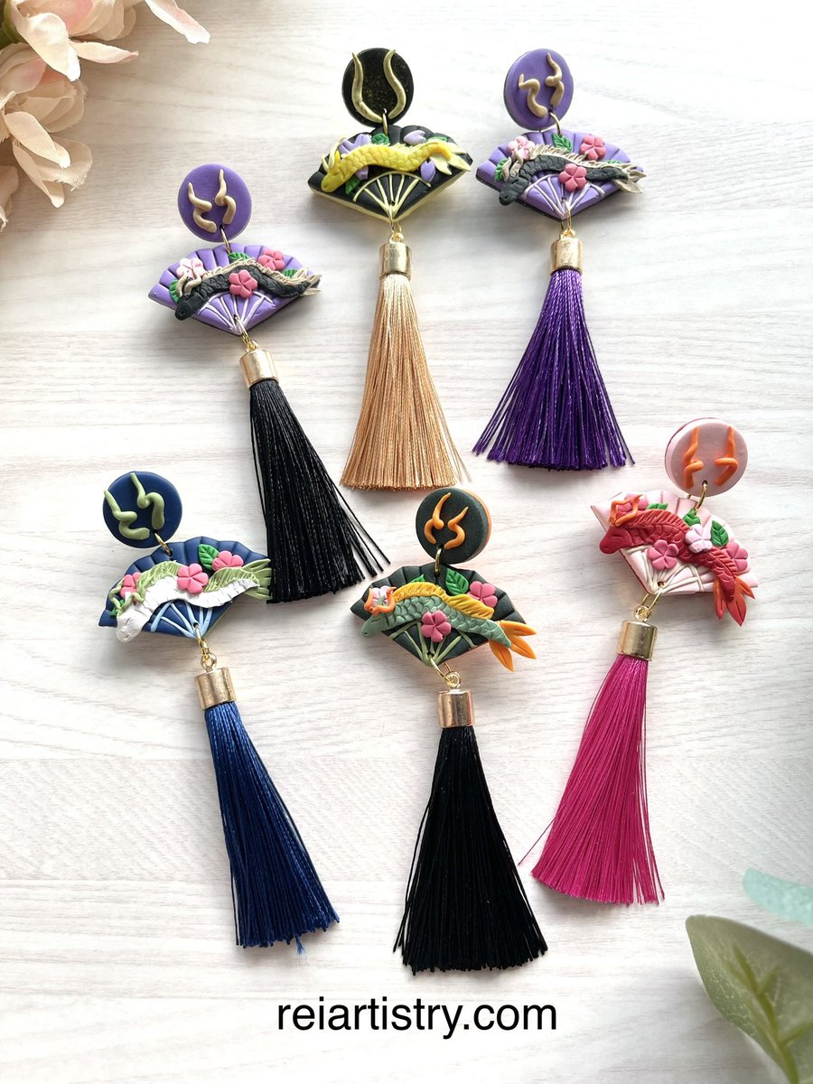 LOOK AT THESE PRETTY DRAGON FAN EARRINGS!!! I'm so proud of myself. This is my best drop ever!!!!!!!!
They will drop on Friday noon JST. 

If you purchase over ¥20,000 (USD$135) international shipping is free! For Asian countries purchase over ¥15,000 (USD$100) for free shipping.