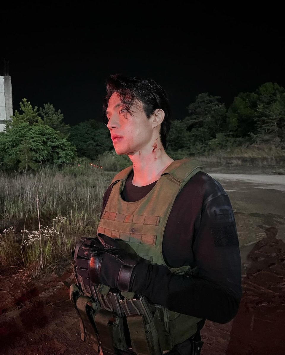 geumsappanim's tweet photo. IG. leedongwook_official
---
퇴사 전 https://t.co/4nuxnqWGTQ