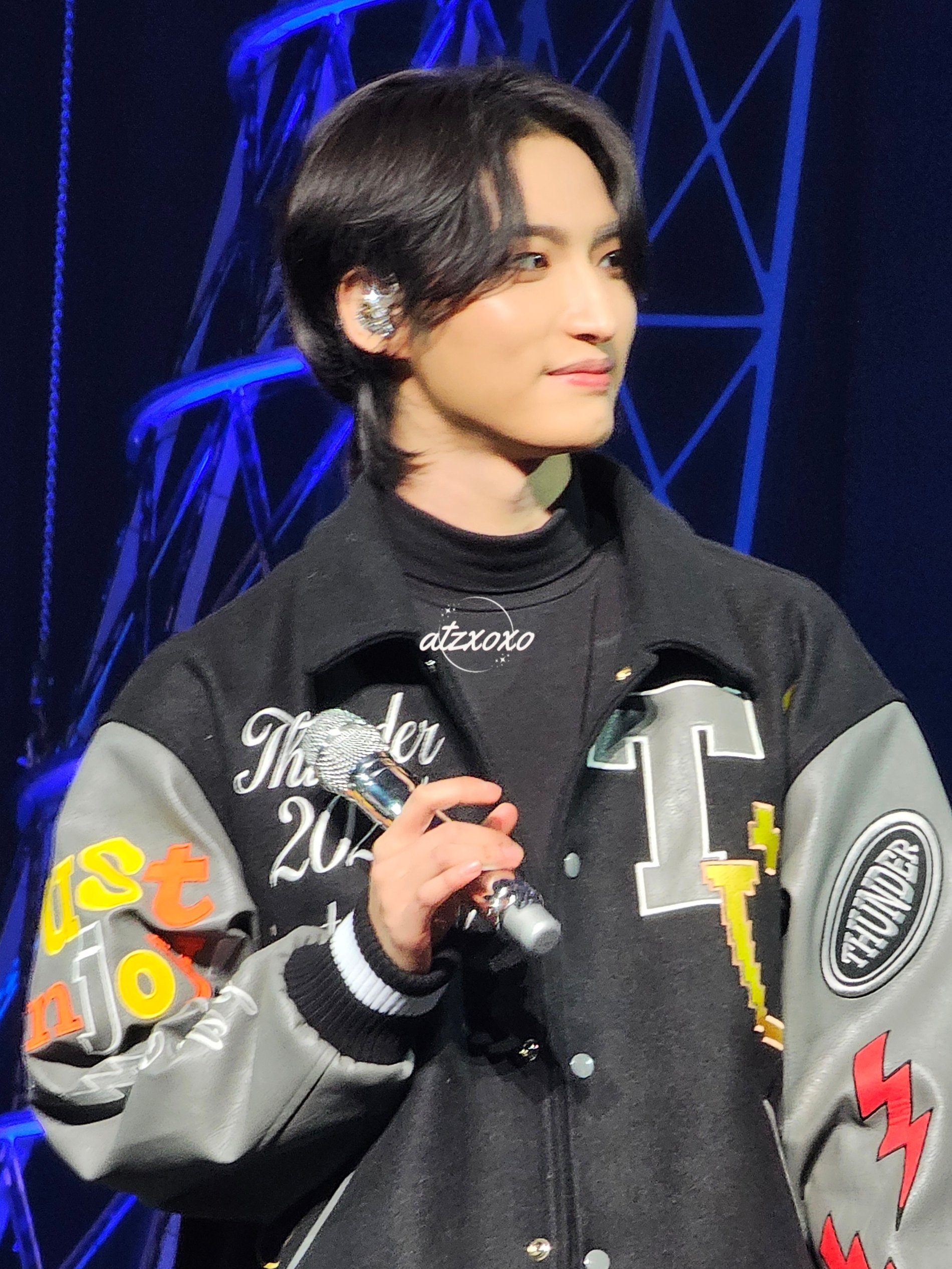 アイドル ATEEZ [THUNDER] VARSITY JACKET ATEEZ 2024 THUNDER POP-UP STORE VARSITY JACKET Limited