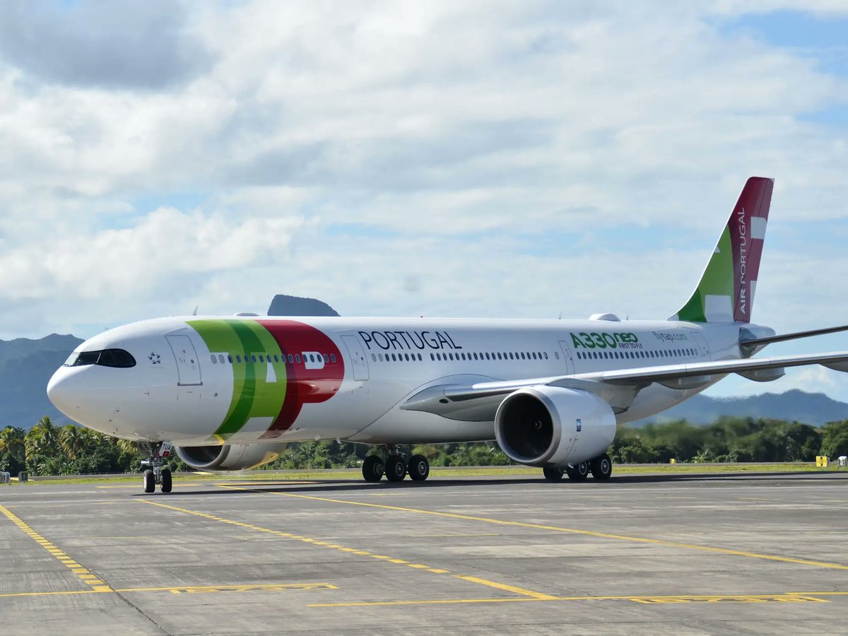 TAP Air Portugal a reçu l'autorisation de partager ses codes avec JetBlue sur les vols transatlantiques vers les États-Unis.🇵🇹🇺🇸
L'accord de partage de code couvrira dans un premier temps les vols entre l'aéroport de Lisbonne et plusieurs aéroports nord-américains. #TAPPortugal…