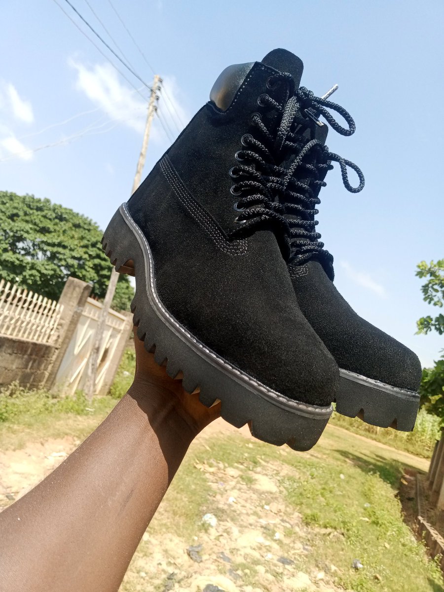 AaronDanjuma4's tweet photo. We work on it,you walk in it !!
100%Handmade Nerolandboots😁
Straight outta kaduna state Nigeria
Price :#35,000
Call or Whatsapp 08064171805 to place order
God wants us to be too lit 🔥🔥
#buyNaija #buyHandmade #Drake #pastorchris #AFCON2023 #Nigeria #SouthAfrica https://t.co/GCseq0Xzn0