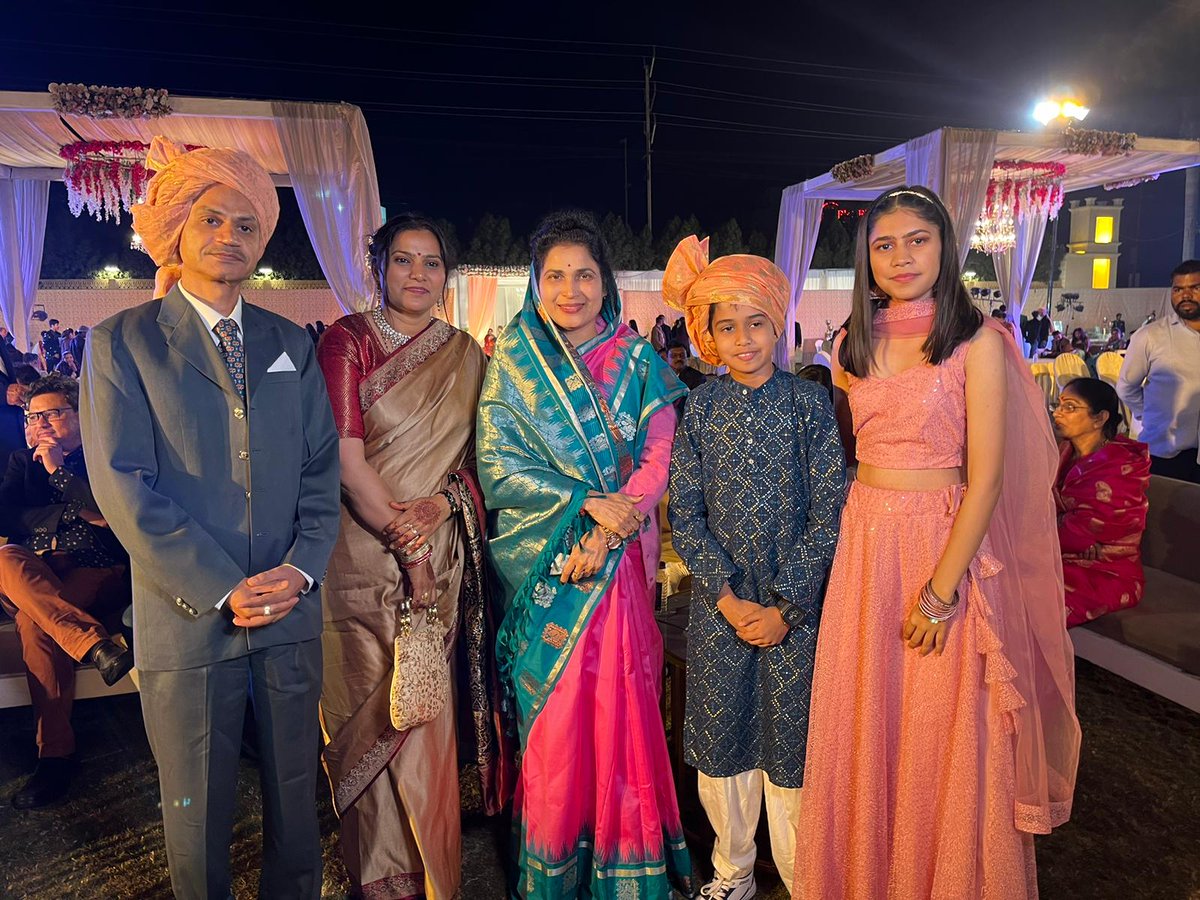 DevkantTripathi's tweet image. Family picture with Mrs Krishna Gaur(in center P-1) Minister of State (Independent Charge) Government of MadhyaPradesh in a Marriage ceremony today at Bhopal.
She was also the Mayor of Bhopal and chairperson of the M.P. State Tourism Corporation.
#KrishnaGaur #GoMP #MadhyaPradesh