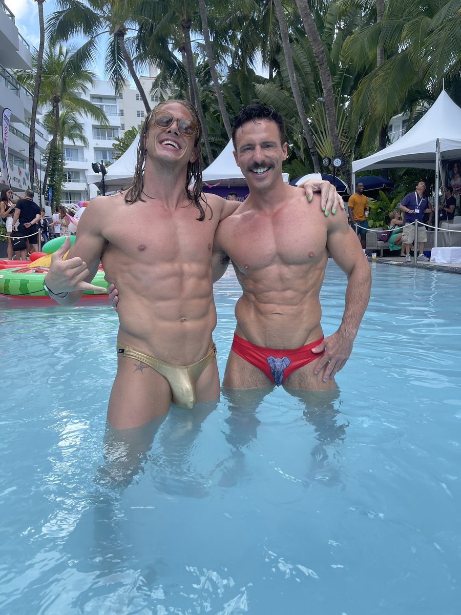 BROSTALLIONS's tweet photo. Big package coming your way bro, all compact and hanging as one. Good to hang with a bro! https://t.co/kp8o9v2eZI