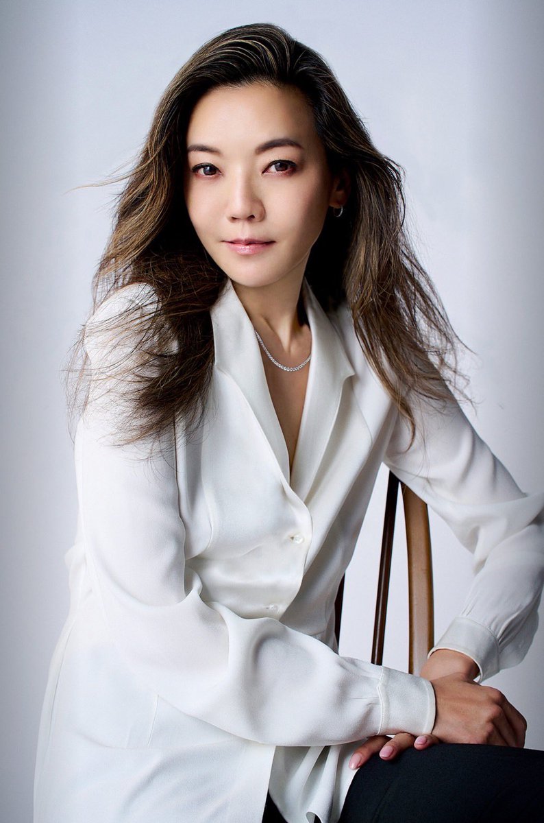 img_enter's tweet photo. 和央ようか が出演する 3月1日発売 「 Cosmos25th Special concert  明日へのエナジー 」DVD、同じく3月1日発売「 宝塚歌劇 花組・月組 100th anniversary Greatest Moment &amp; 宝塚歌劇 雪組 100th anniversary Greatest Dream 」DVDのパッケージが本日解禁となりました！ https://t.co/NjlJ5GrHLi