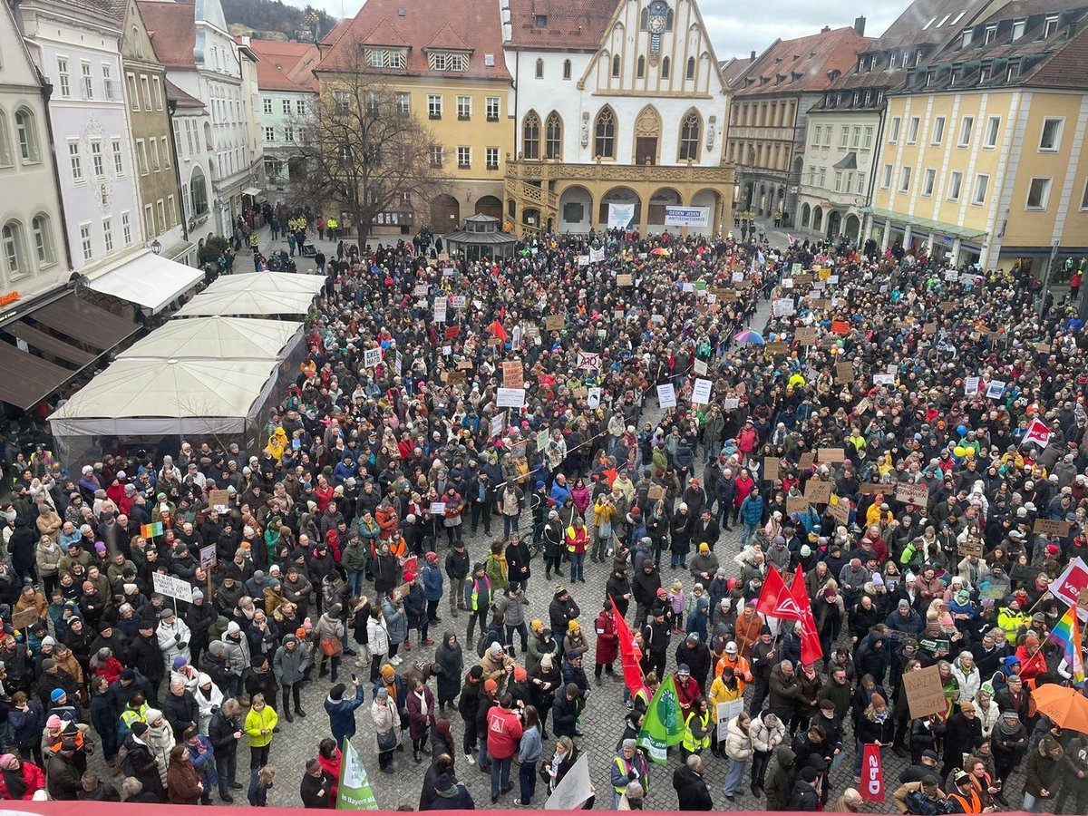 fffamberg's tweet photo. Wir waren 5.000! 💪💚🤯
Viele Dank an alle die da waren um mit uns für eine stärkere Demokratie zu kämpfen!!! https://t.co/SMQ3RjBNAn