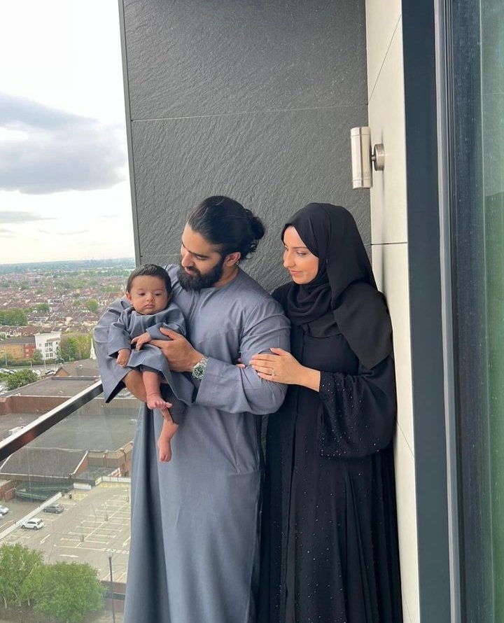 Swipe for a throwback 😭