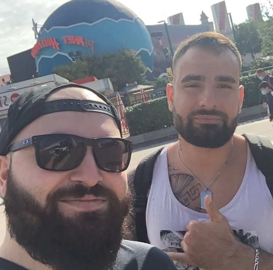 Hug_Vann's tweet image. "Oé mon vier tu va bieng ? Ti a vu le fada qui a tag #SLYWIN sur la Canebière mon poulet ? D'ailleurs ce soir LFL Days à Nice, on joue contre Solary, Decay avé sa Syndra y joue aux boules mieux qu'à Marseille, y craint dégun lui"