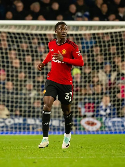yunodreg's tweet photo. RT for Kobbie Mainoo                                                    Like for Pogba https://t.co/RtzD0iYGtb