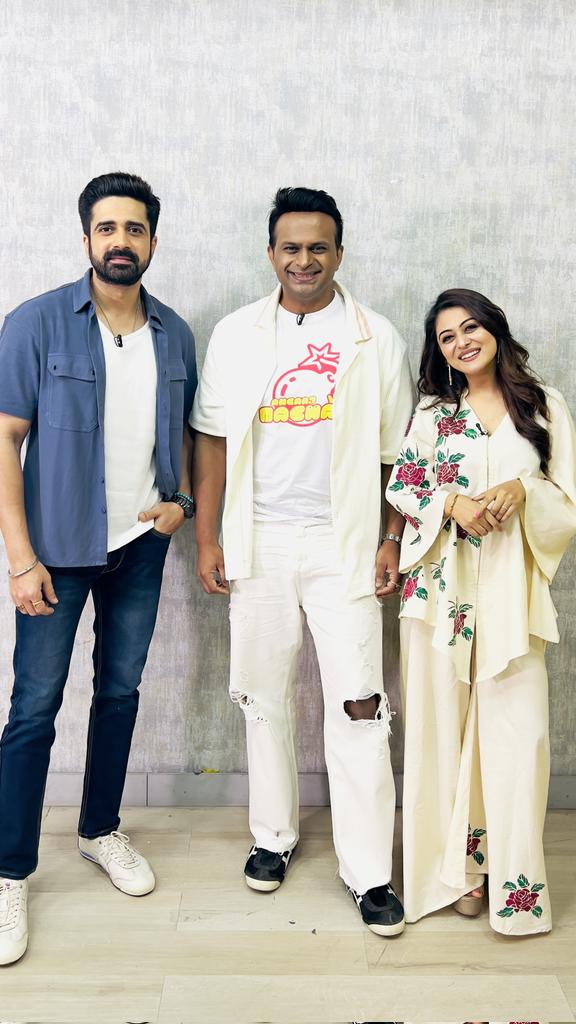 Siddharth R Kannan (@sidkannan) on Twitter photo Watch the first joint interview of #falaqnaaz and <a href="/avinashsachdev4/">Avinash Sachdev</a>... They speak about everything from their future to their current status
youtu.be/9NJO70FQjHg?siโฆ
#avinashsachdev #siddharthkannan #sidk Watch the first joint interview of #falaqnaaz and <a href="/avinashsachdev4/">Avinash Sachdev</a>... They speak about everything from their future to their current status
youtu.be/9NJO70FQjHg?siโฆ
#avinashsachdev #siddharthkannan #sidk