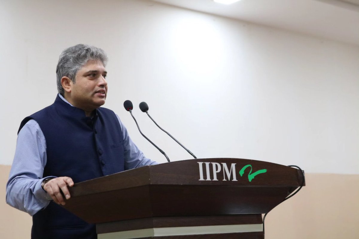 iipm_bangalore's tweet photo. The IIPMB was delighted to host a #LeadershipTalk by Dr. Ringo Rajagopal, Managing Partner, Leanhcm, USA.
The session titled "#Plantation and #Leadership in #ModernDays" provided insights about the resilience of #entrepreneurialleaders' vision and passion, giving insights. https://t.co/hf1FuSxw1t