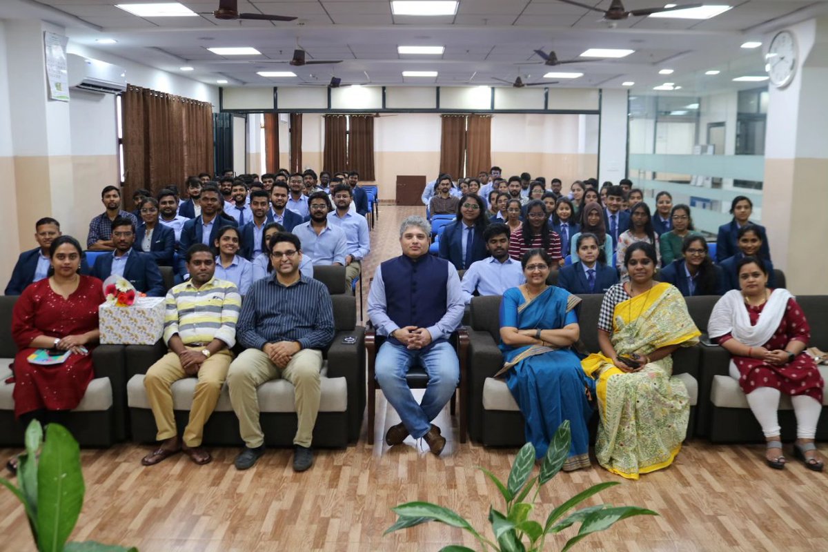 iipm_bangalore's tweet photo. The IIPMB was delighted to host a #LeadershipTalk by Dr. Ringo Rajagopal, Managing Partner, Leanhcm, USA.
The session titled "#Plantation and #Leadership in #ModernDays" provided insights about the resilience of #entrepreneurialleaders' vision and passion, giving insights. https://t.co/hf1FuSxw1t
