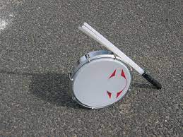 RythmnCo's tweet image. Experience the rhythmic energy of the Brazilian samba with the vibrant beats of the tamborim, a small frame drum that adds flair to the music. 🎉🥁 #BrazilianMusic #Samba