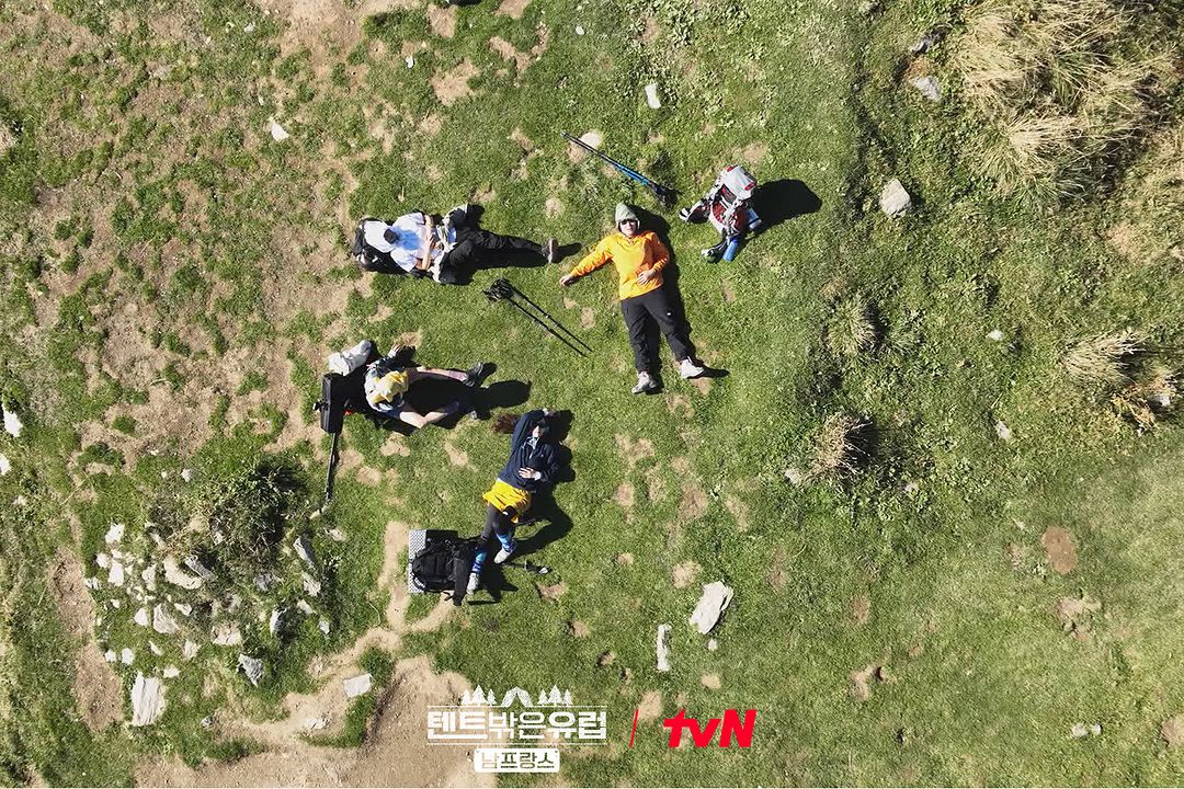 tvN_Asia's tweet image. Looking forward to the chemistry between #RaMiRan #HanGaIn #JoBoAh and #RyuHyeYoung 😍🤩 Stay tuned to &amp;lt;Europe Outside Your Tent: France&amp;gt; on tvN Asia! 🏕️

#EuropeOutsideYourTentFrance
Premieres 23 Feb | Every Fri 22:30 (GMT +8)

#tvNAsia #BestKoreanEntertainment