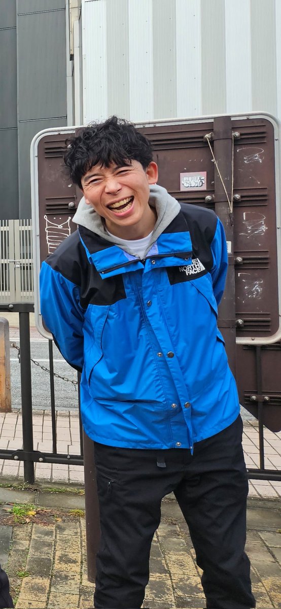 ペペさんお誕生日おめでとうございます🎵
いつかのゴリパラロケの最高の笑顔のぺぺさん☺️
#ゴリパラ見聞録
#矢野ペペ
#パラシュート部隊
@yanohirotaka