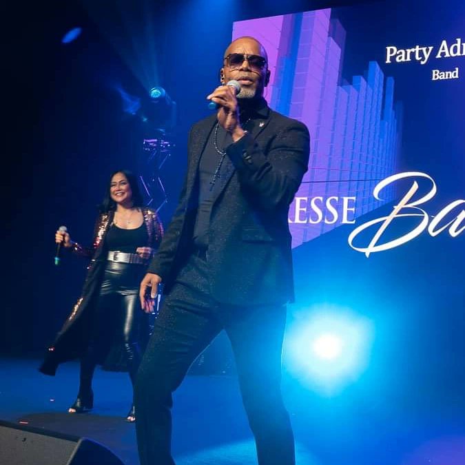 tafBerlinEvent's tweet photo. Party Admiral war am 27.1.2024 wieder 
beim Berliner Presseball zu Gast. Die drei internationalen Top-Solisten versetzten die Gäste mit den größten Hits der 90er in absolute Partylaune. 
https://t.co/aqFqXFF2mY
#presseball #partyadmiral #berlinerpresseball #90erparty https://t.co/s5jlBxZrCT