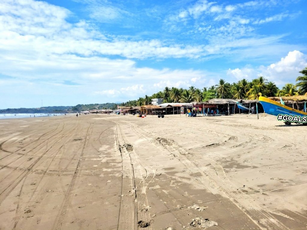 Life takes you down many paths, but the best ones lead to the beach 💁‍♀️😎☀️🌊

📍📸 San Miguel, El Salvador 🇸🇻

#thephotohour #travel #travelphotography #beach