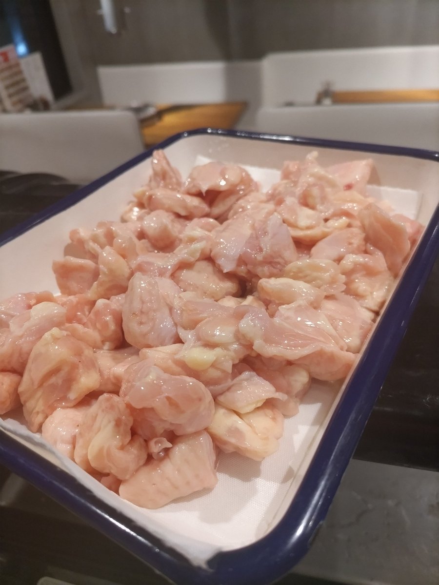 今日のおすすめはぼんちり

 #焼肉鳥gg
