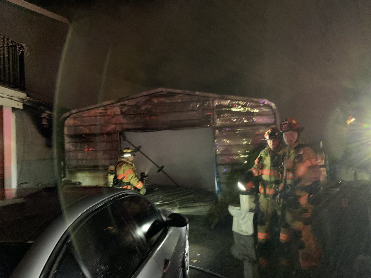 SalemFireDept's tweet photo. The situation is now under control, with efforts focused on preventing any further spread. No injuries have been reported, and the cause of the fire is currently under investigation. https://t.co/oDRCBXhpqv