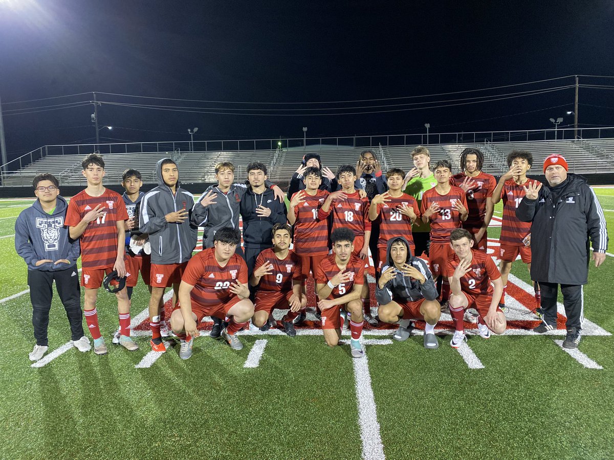 🚨🚨🚨FULL TIME!!!🚨🚨🚨 Tigers win! Juan Abundis Jr. got a hat trick and the defense got a clean sheet! 4-0 in district! ⚪️Corsicana Tigers: 0 🔴Terrell Tigers: 3 @TerrellISD @TISDTigerSports @tascosoccer @LethalSoccer @ScoresTexas @50_50Pod #return2glory #vamostigers