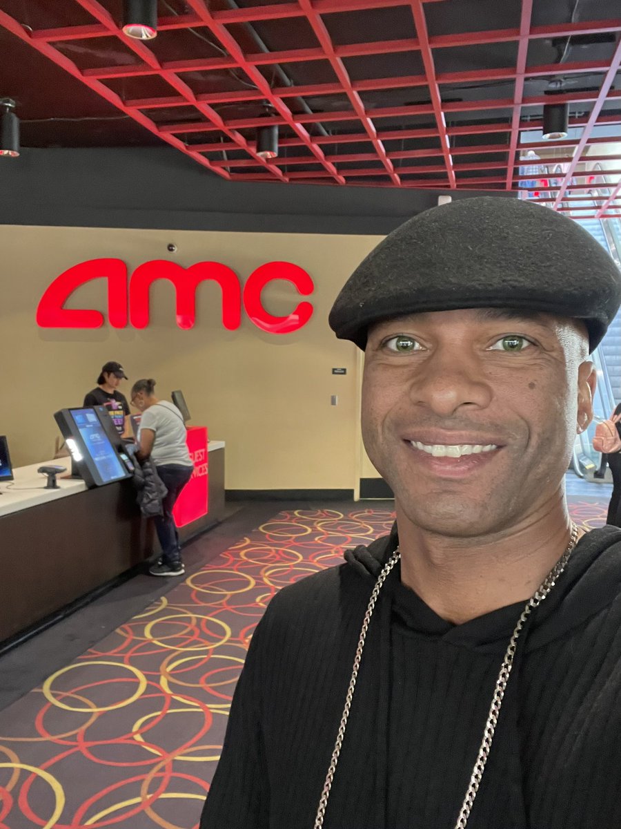 Took advantage of a relaxing Tuesday off work to go see #TheBookofClarence at my favorite theater @AMCTheatres
Just Hold #AMC 💎🙌🦍