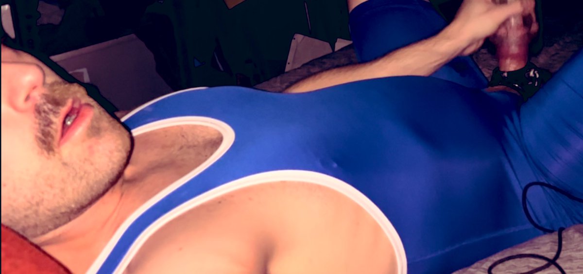 JCBatebro's tweet photo. Love this suit https://t.co/xfR48Noln8