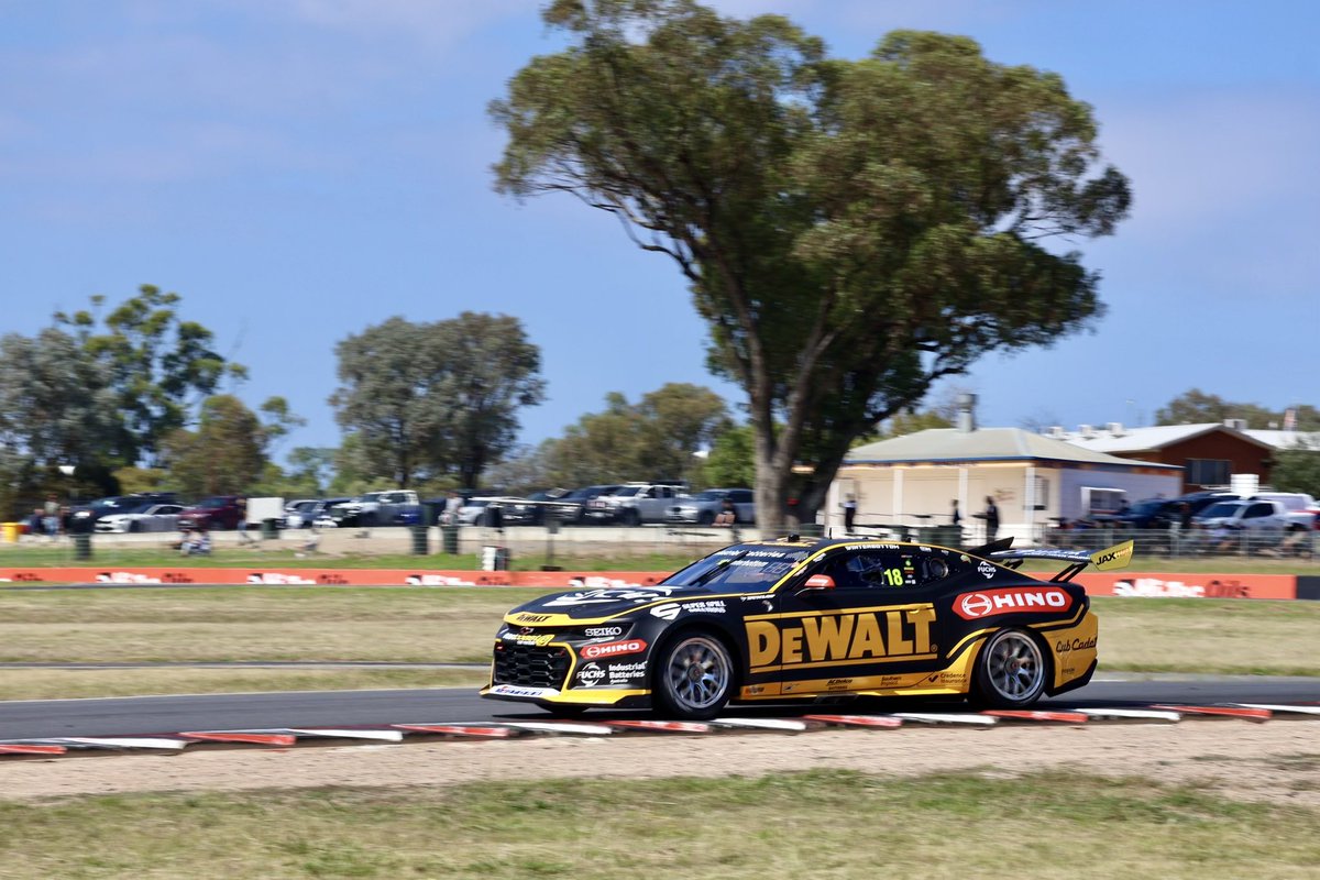 SupercarXtra's tweet photo. The Victorian-based teams testing at Winton today. #RepcoSC #Supercars https://t.co/qMG7o5MAta