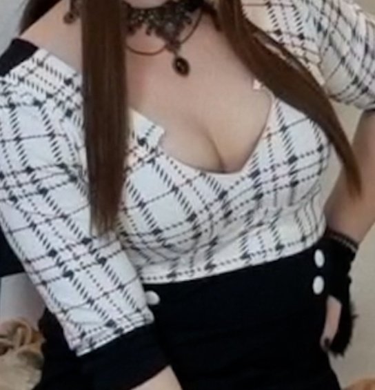 나 혹시 남성홀몬 안나오나?  홀몬제 안먹는데 가슴이 계속켜지지? 내 가슴크다고 물어보는 사람도 있어..  일해서 돈모아야되는데. 아직돈도 안모았는데.. 나 진짜 ㅈ 된거 같다..ㅠㅠ 이런