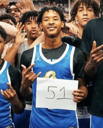 .<a href="/LaSalle_MBB/">La Salle Men’s Basketball</a> commit <a href="/deucejones9/">deuce jones</a> poured in a career-high 51 points <a href="/CAAsburyParkNJ/">College Achieve Greater Asbury Park Charter School</a> rolled to a 100-72 win over <a href="/tps_hsbb/">The Patrick School Basketball</a> Prep. Jones drilled eight 👌s in just 21 minutes of play. He is avg. 20.9 ppg this season, has scored 1,411 career points to date