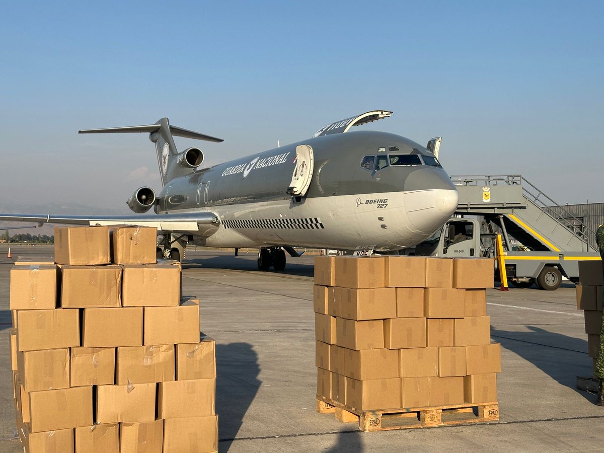 Llegó a Chile el segundo avión con ayuda humanitaria desde México,  26 toneladas de víveres para las personas afectadas por los #IncendiosForestales en la Región de Valparaíso 💪